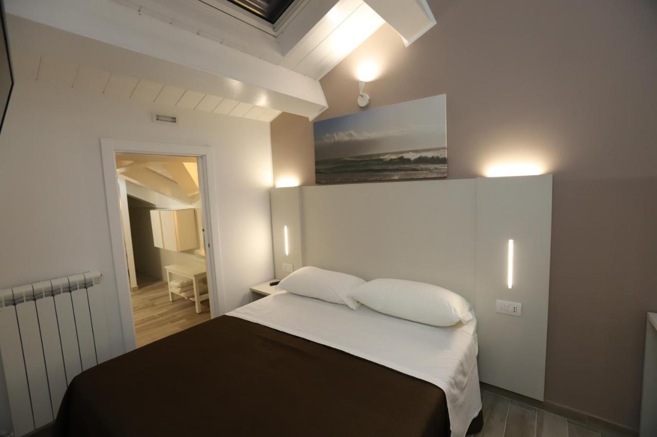 Orchidea Rooms & Suites Чивітанова-Марке Екстер'єр фото