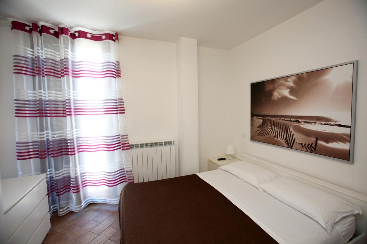 Orchidea Rooms & Suites Чивітанова-Марке Екстер'єр фото